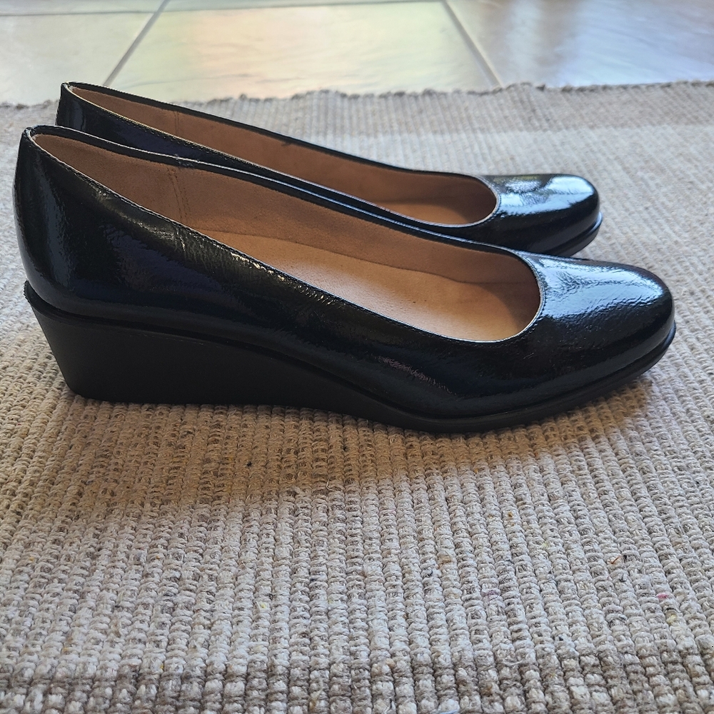 Life Stride Velocity2.0 Black Classic Patent Leather Wedge Comfy Stylish  Sz 7M